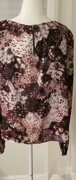 Nice blouse - Picture 8 of 8